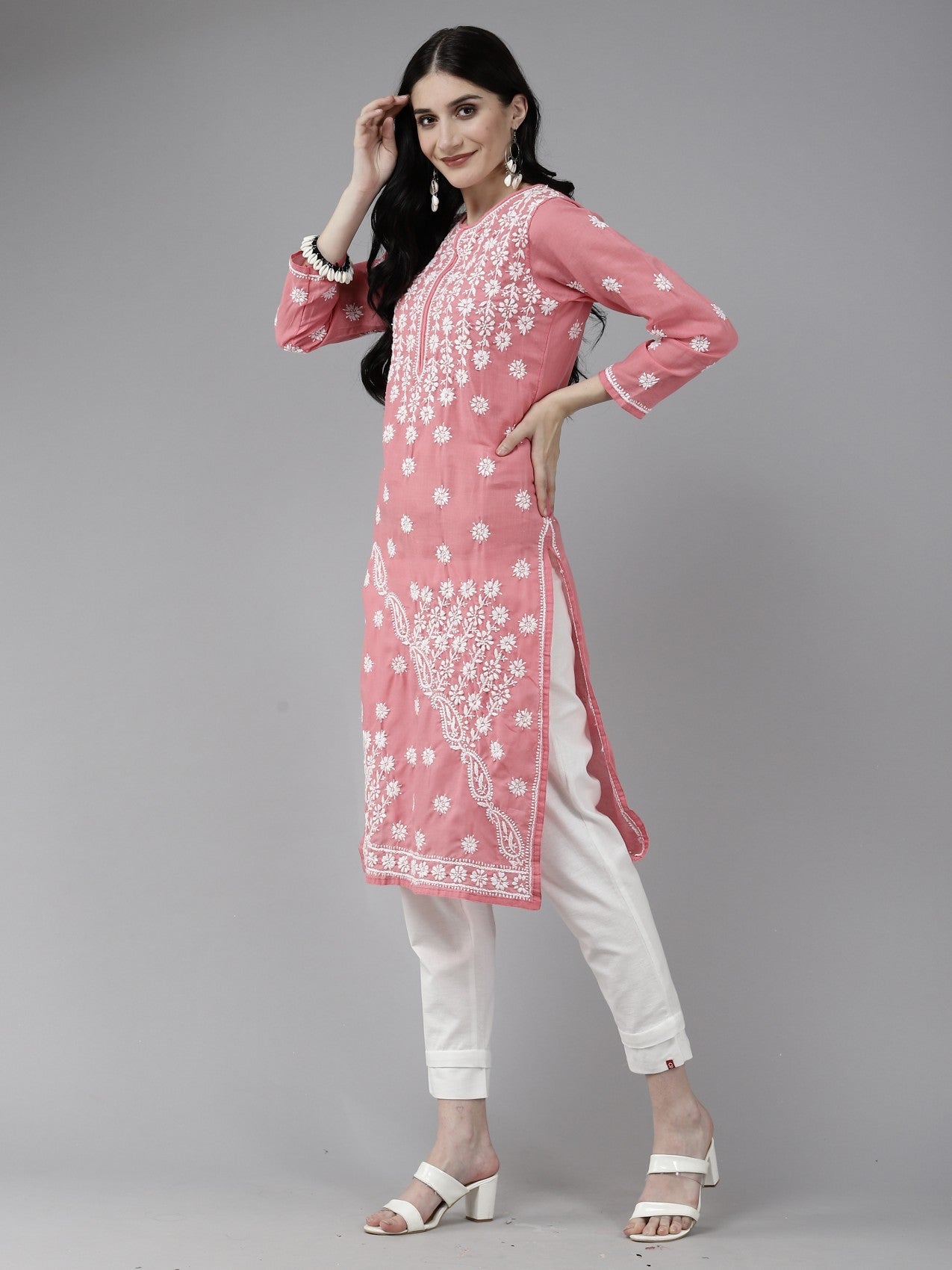 Handcrafted Lucknowi Chikankari Kurta with Ulti Bakhiya and Ghaspatti