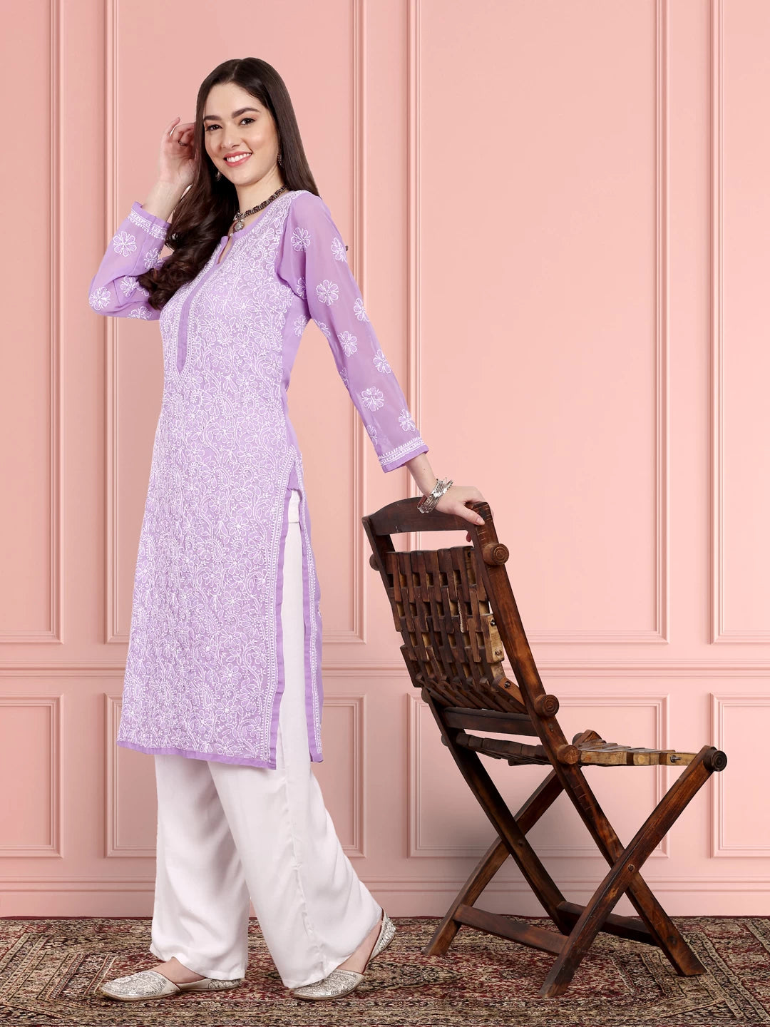 Luxurious Hand-Embroidered Lucknowi Chikankari Kurta in Georgette Fabric