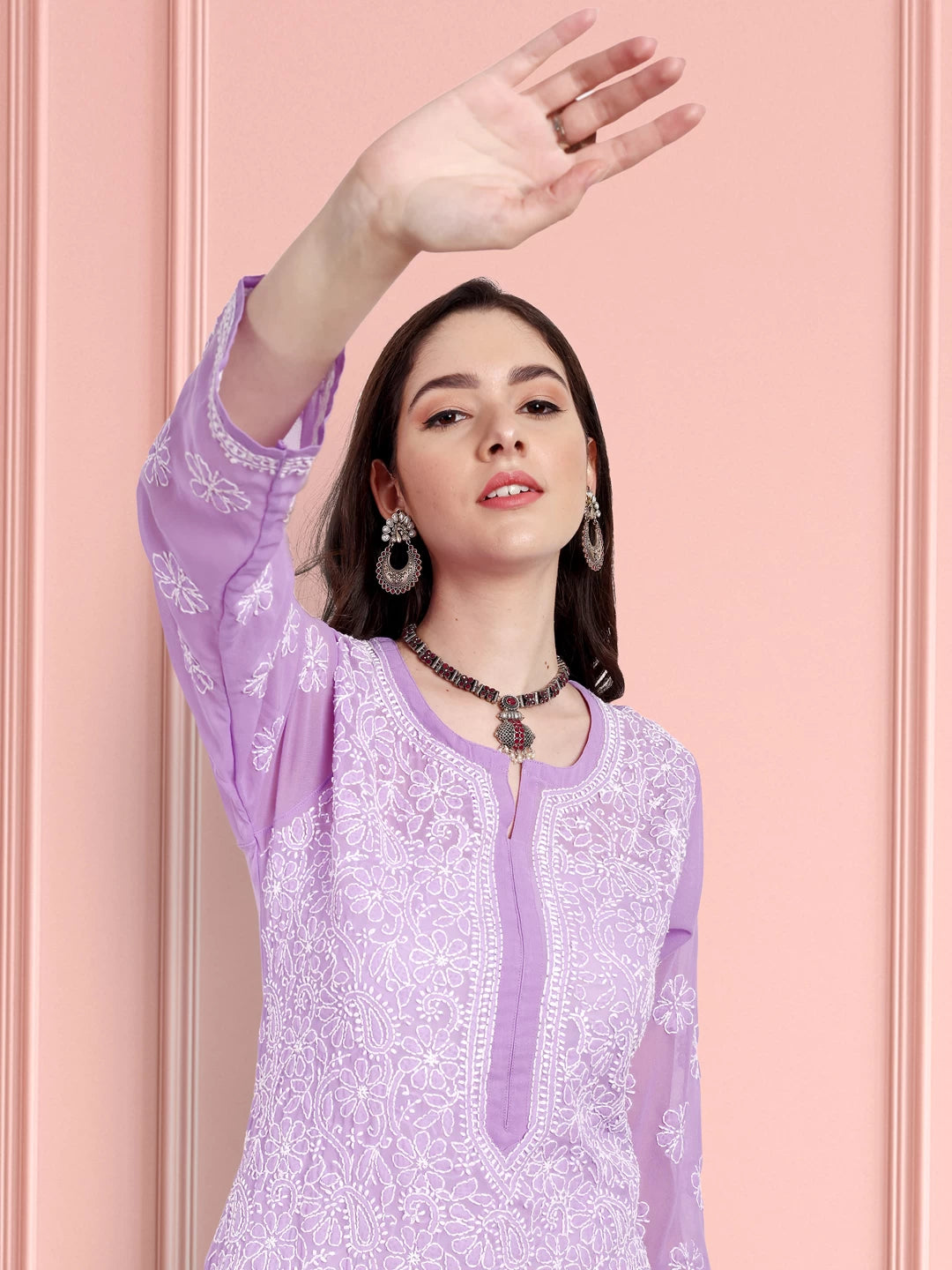 Luxurious Hand-Embroidered Lucknowi Chikankari Kurta in Georgette Fabric