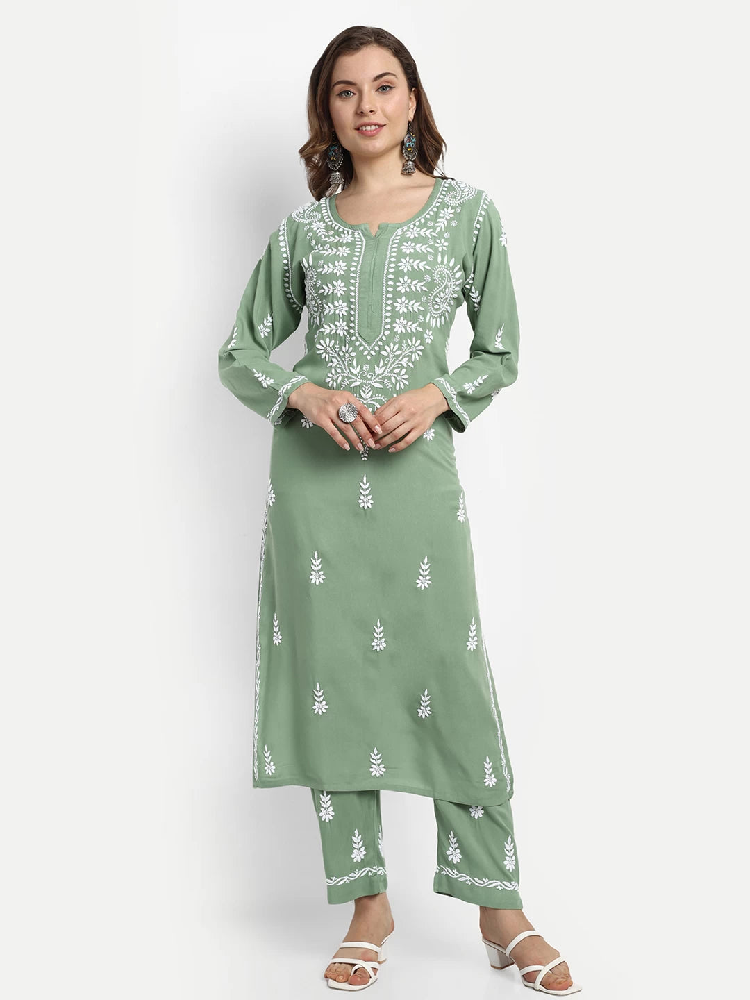 Graceful Handcrafted Rayon Chikankari Kurta Set for Timeless Elegance