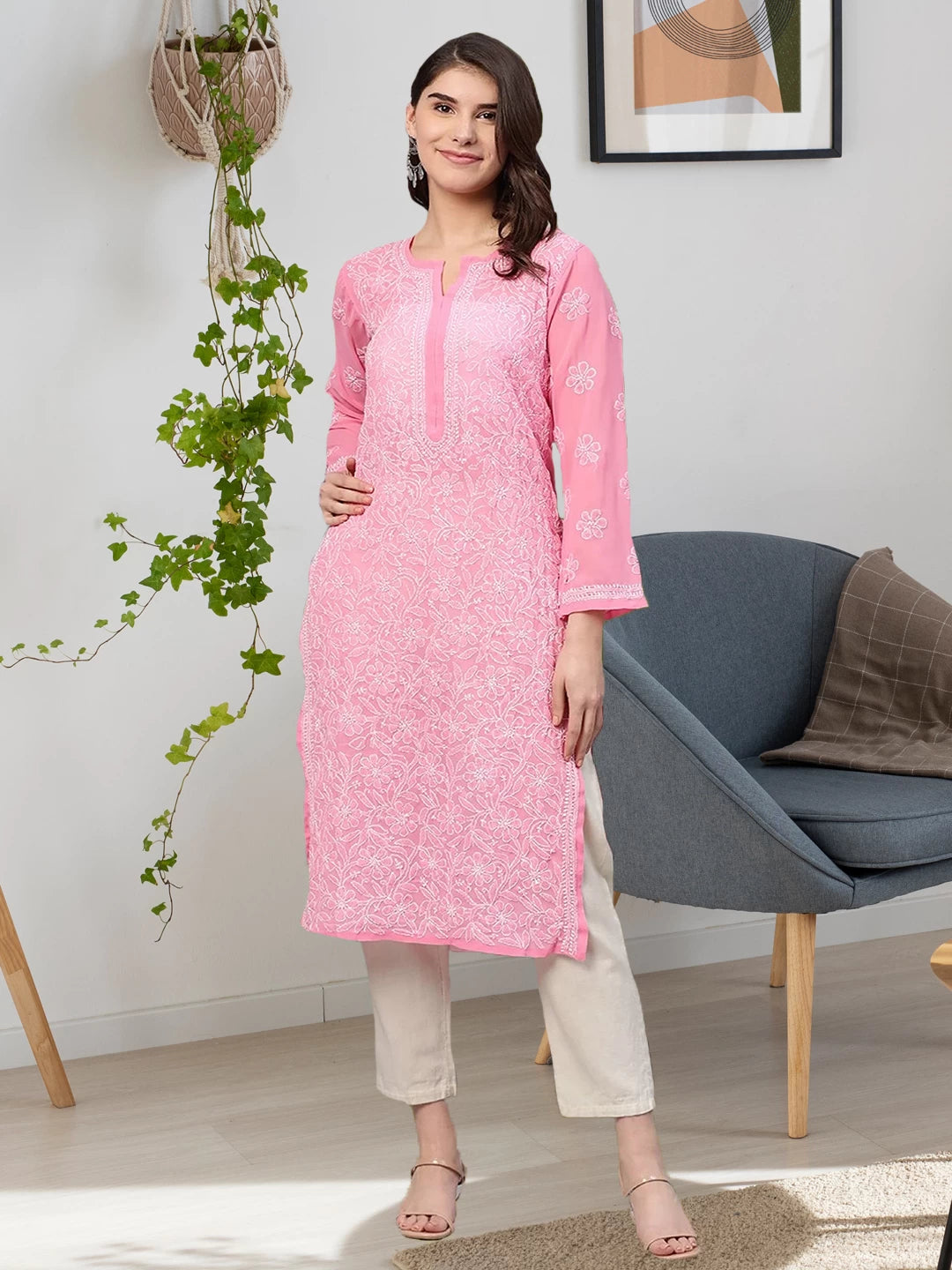 Luxurious Hand-Embroidered Lucknowi Chikankari Kurta in Georgette Fabric