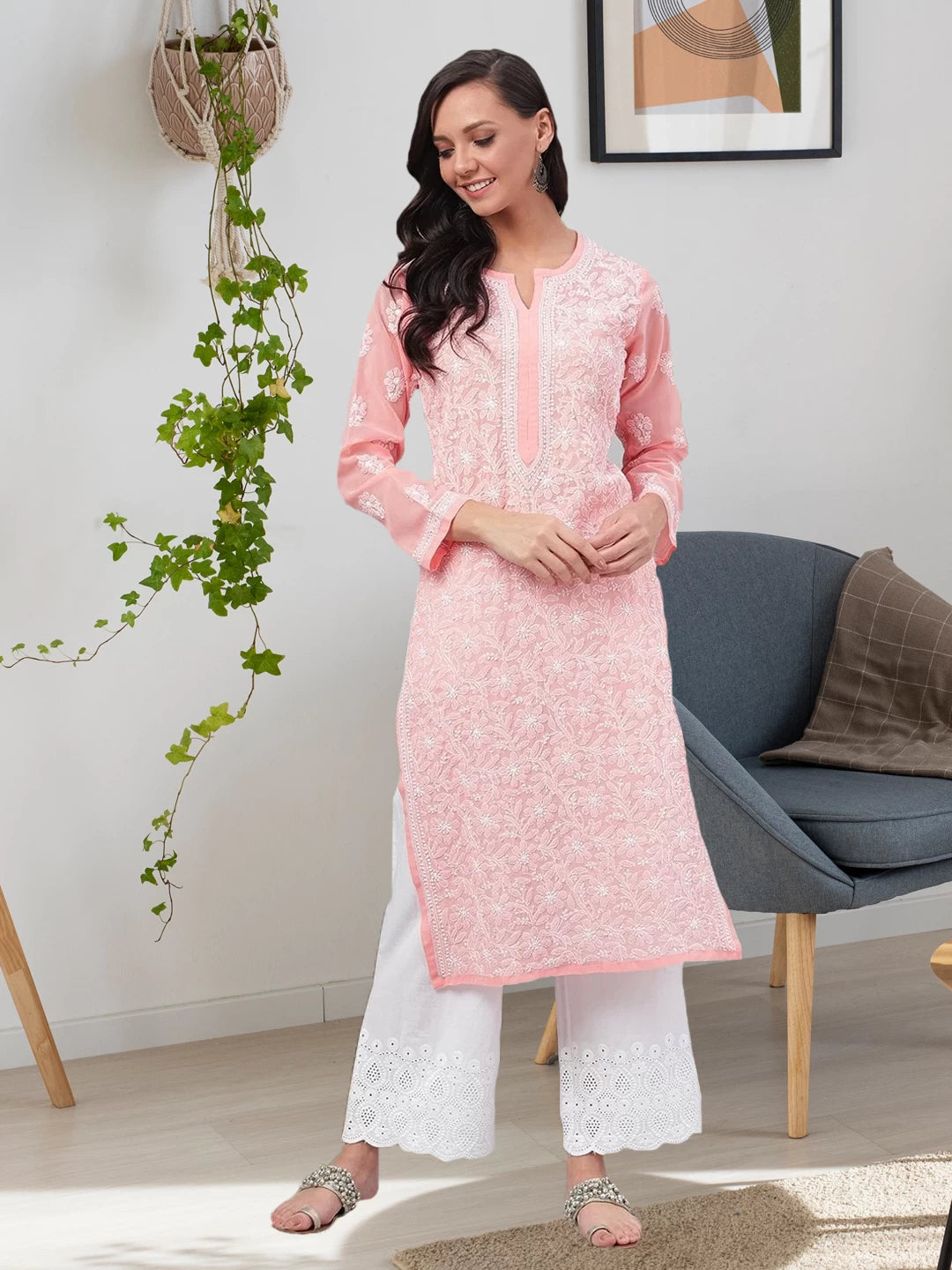 Luxurious Hand-Embroidered Lucknowi Chikankari Kurta in Georgette Fabric