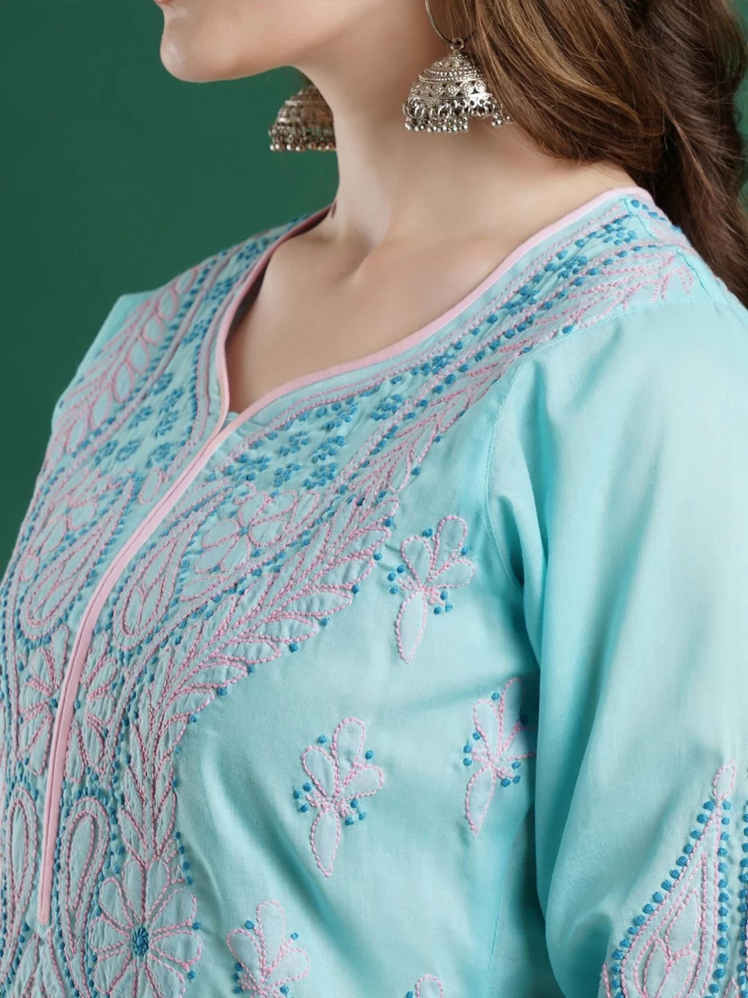 Gracefully Handcrafted Cotton Lucknowi Chikankari Straight Kurta