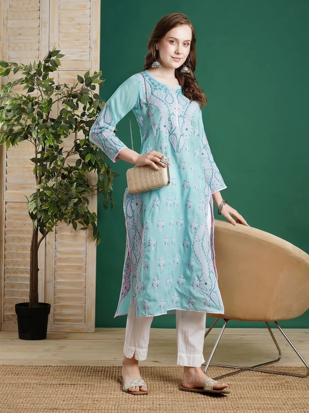 Gracefully Handcrafted Cotton Lucknowi Chikankari Straight Kurta