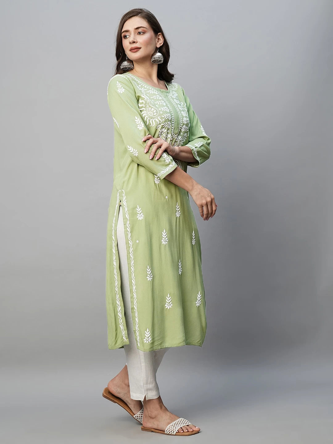 Graceful Handcrafted Rayon Kurta with Intricate Chikankari Work