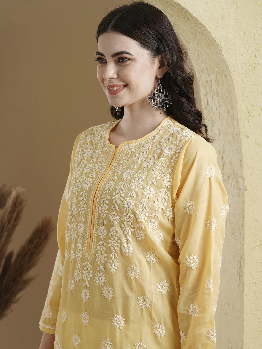 Handcrafted Lucknowi Chikankari Kurta with Ulti Bakhiya and Ghaspatti