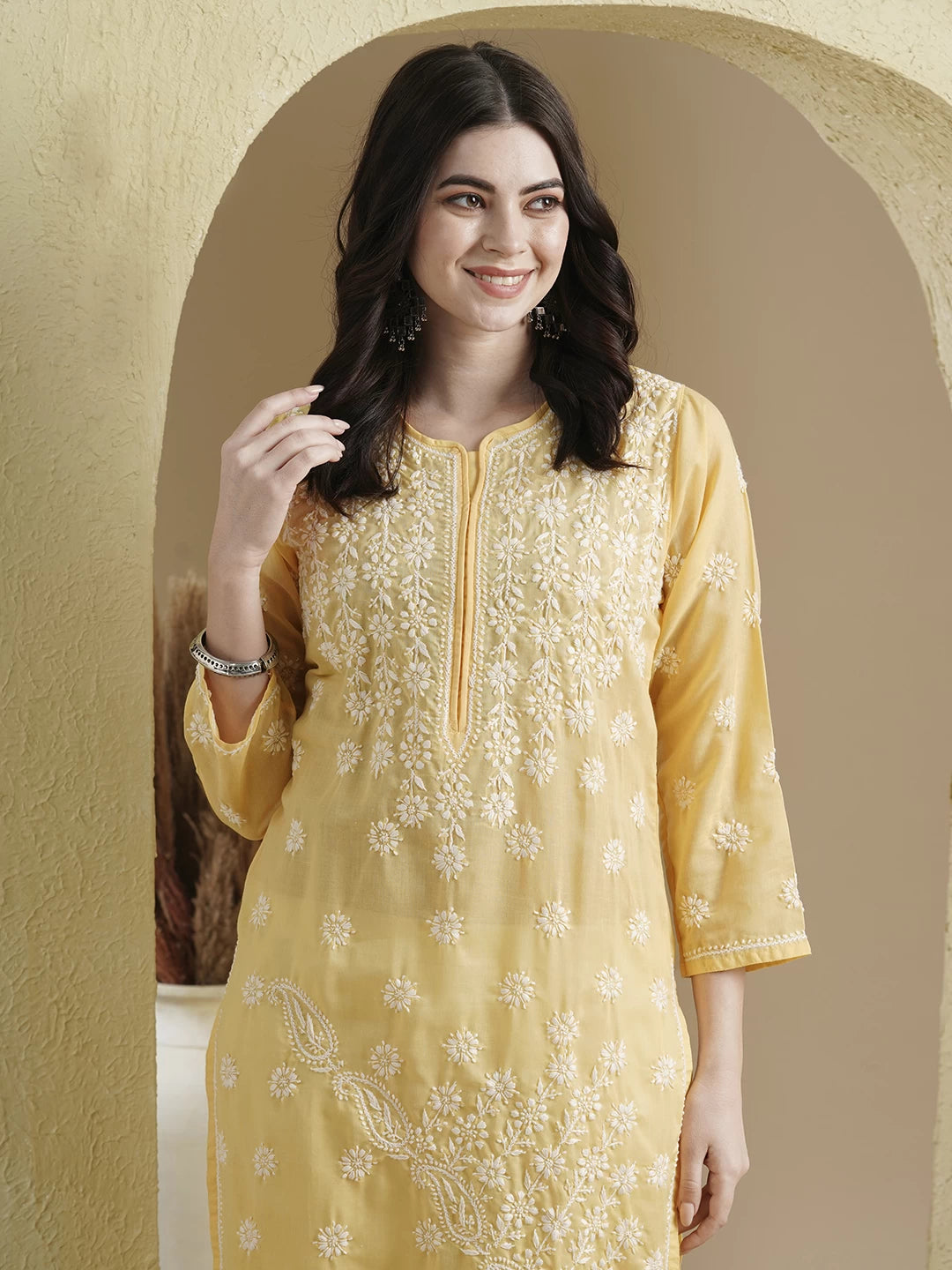 Handcrafted Lucknowi Chikankari Kurta with Ulti Bakhiya and Ghaspatti