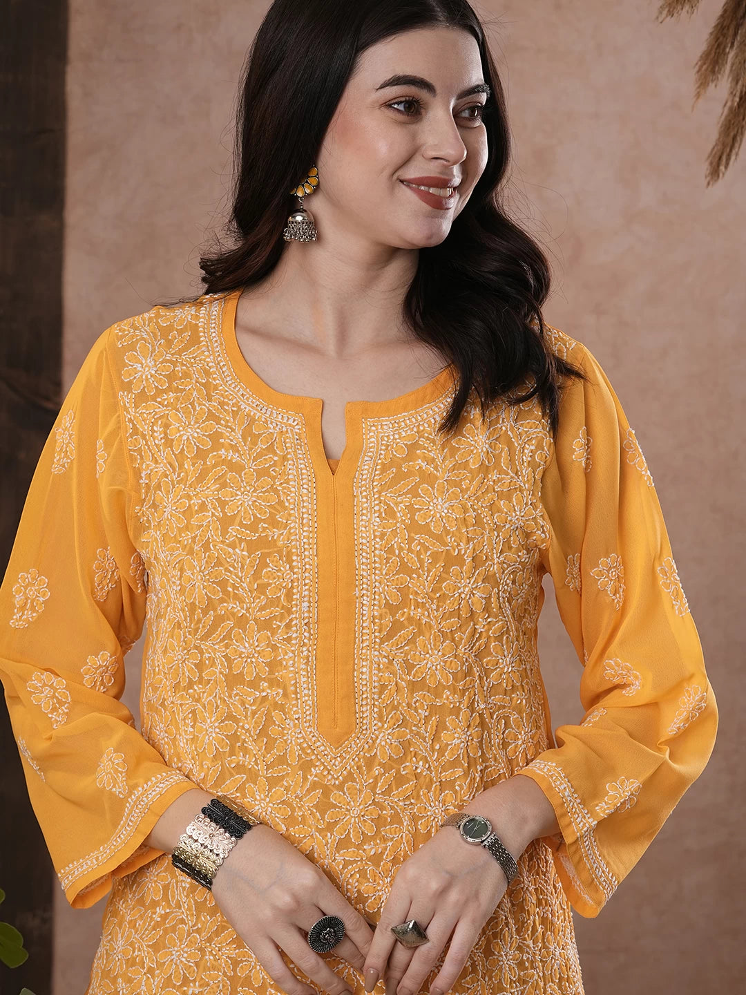 Luxurious Hand-Embroidered Lucknowi Chikankari Kurta in Georgette Fabric