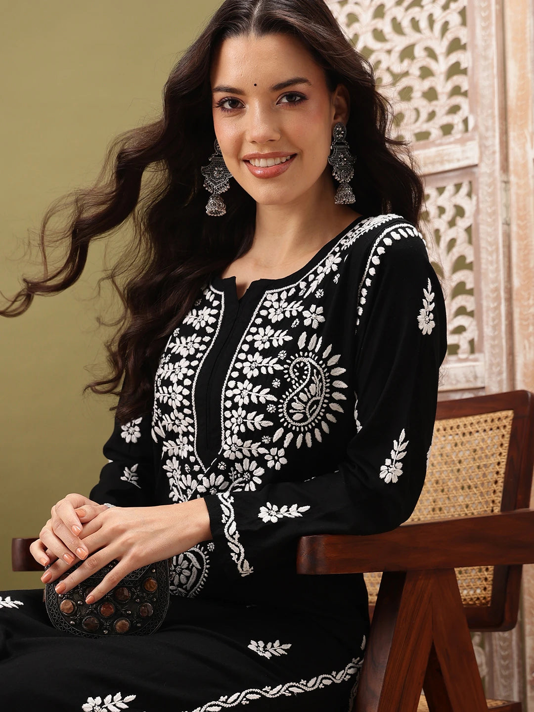 Graceful Handcrafted Rayon Chikankari Kurta Set for Timeless Elegance