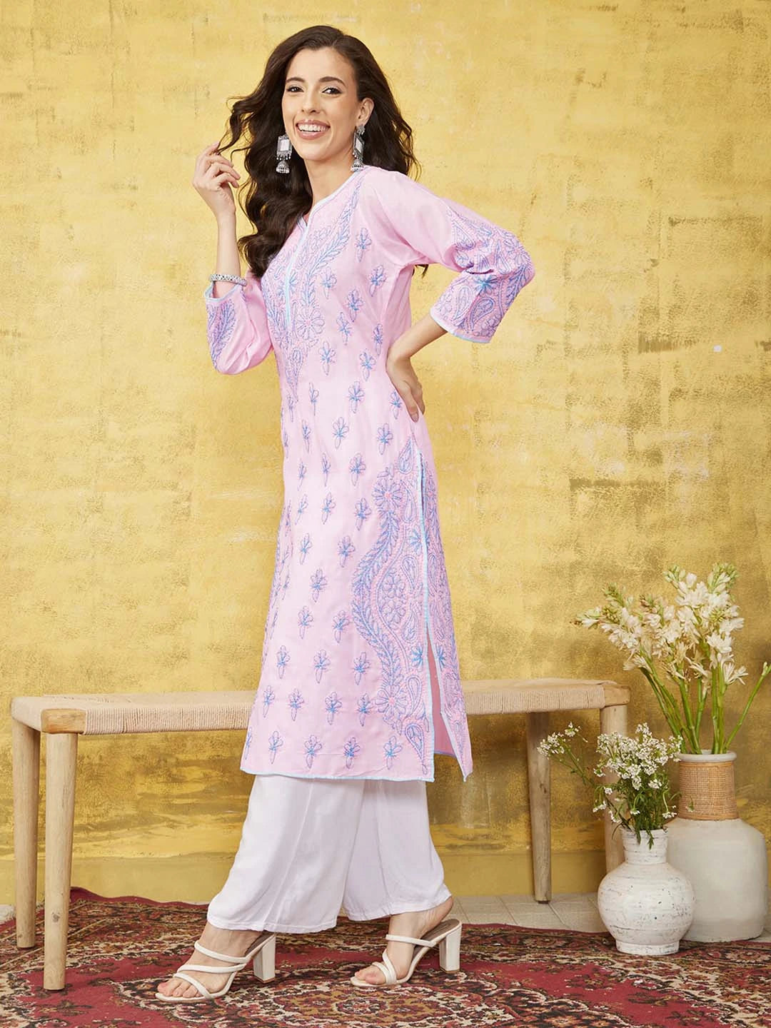 Gracefully Handcrafted Cotton Lucknowi Chikankari Straight Kurta