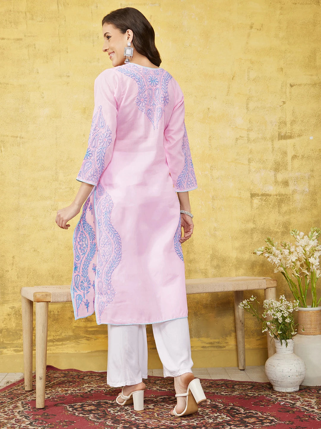 Gracefully Handcrafted Cotton Lucknowi Chikankari Straight Kurta