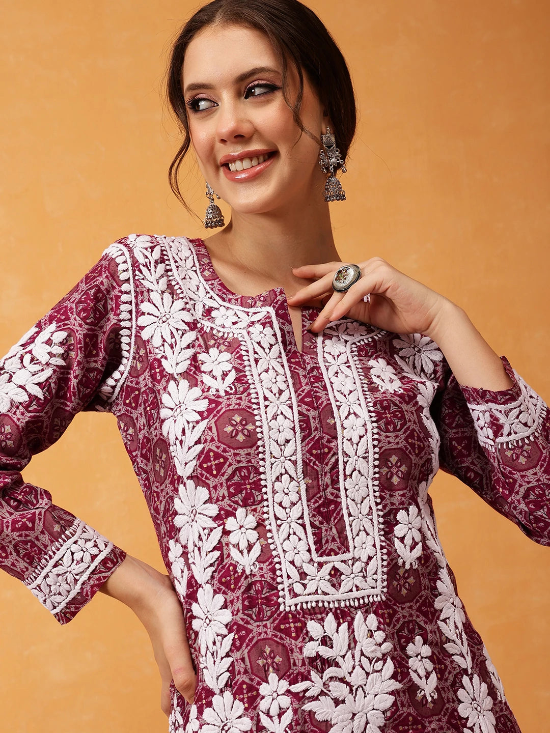 Hand-Embroidered Chanderi Straight Kurta for Modern Sophistication