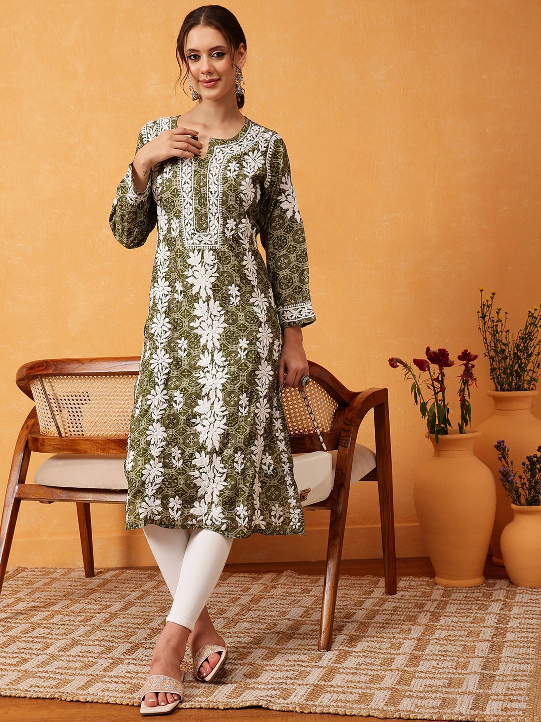 Hand-Embroidered Chanderi Straight Kurta for Modern Sophistication