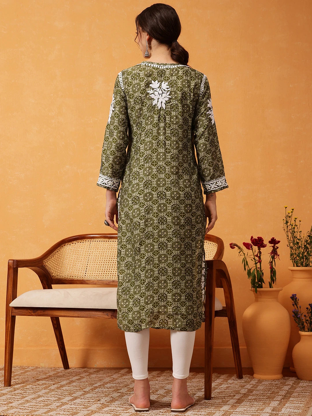 Hand-Embroidered Chanderi Straight Kurta for Modern Sophistication