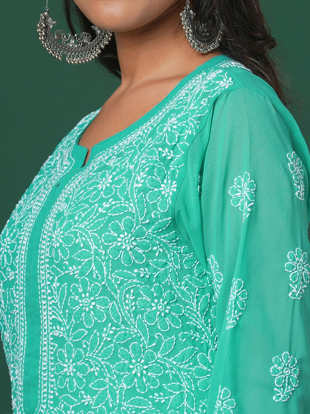 Luxurious Hand-Embroidered Lucknowi Chikankari Kurta in Georgette Fabric