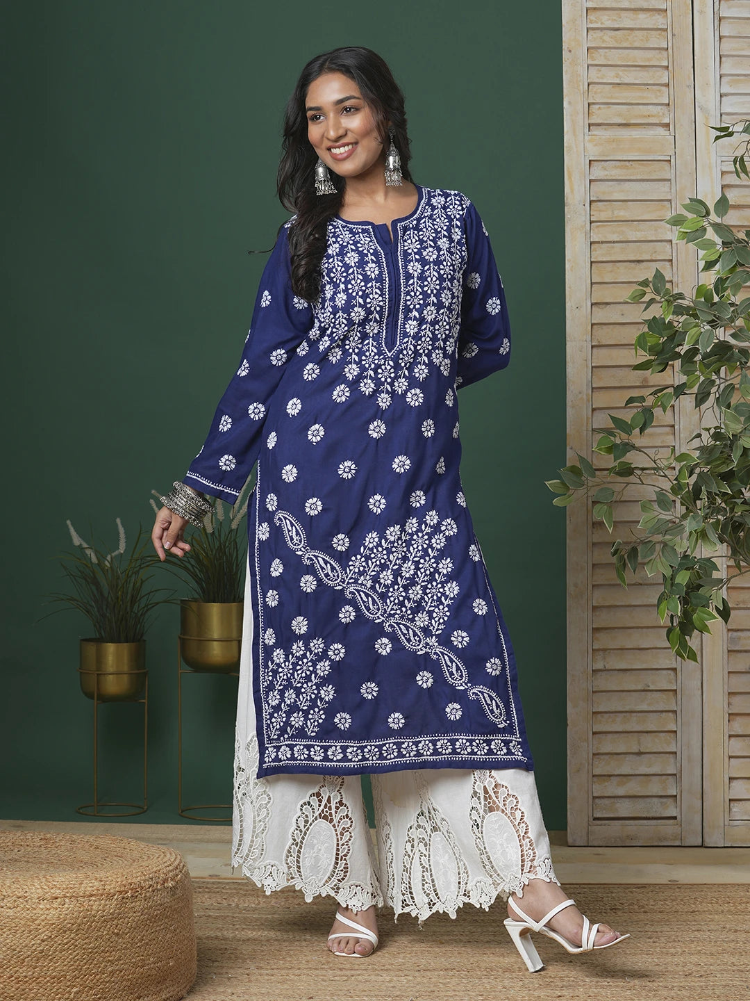 Handcrafted Lucknowi Chikankari Kurta with Ulti Bakhiya and Ghaspatti