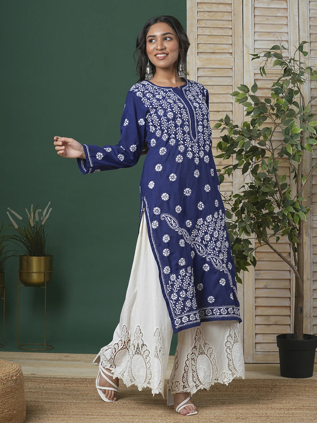 Handcrafted Lucknowi Chikankari Kurta with Ulti Bakhiya and Ghaspatti