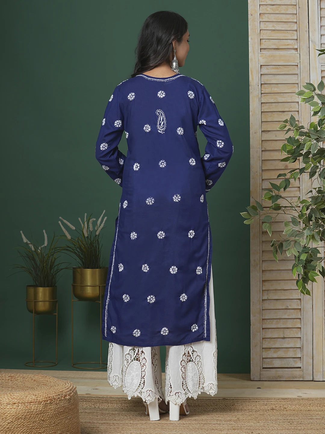 Handcrafted Lucknowi Chikankari Kurta with Ulti Bakhiya and Ghaspatti