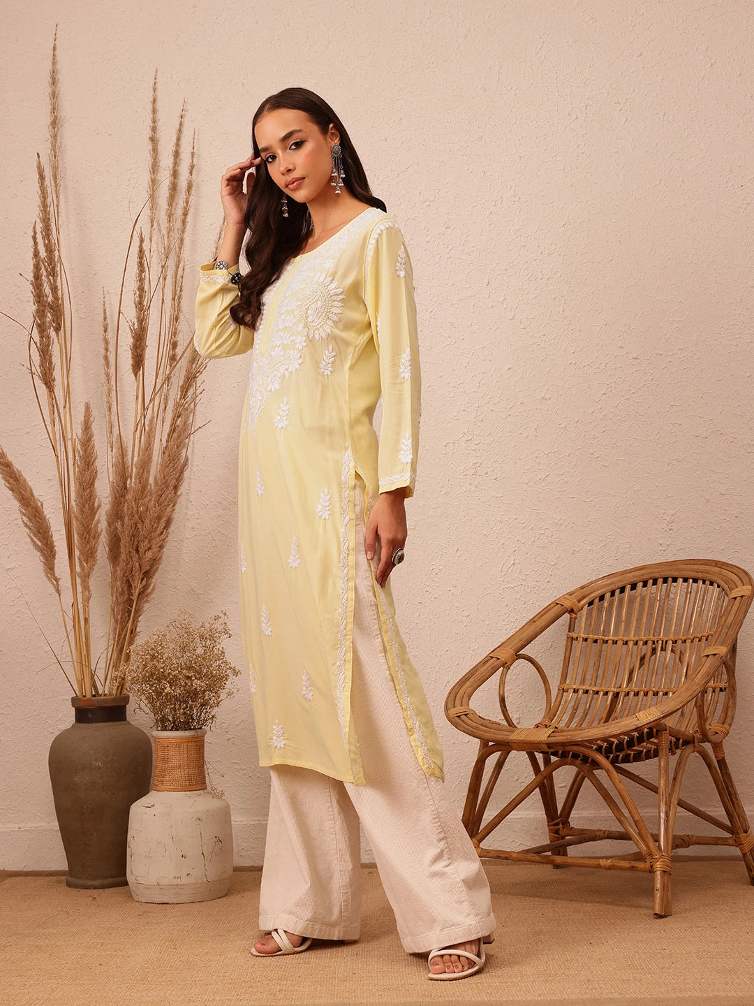 Graceful Handcrafted Rayon Kurta with Intricate Chikankari Work