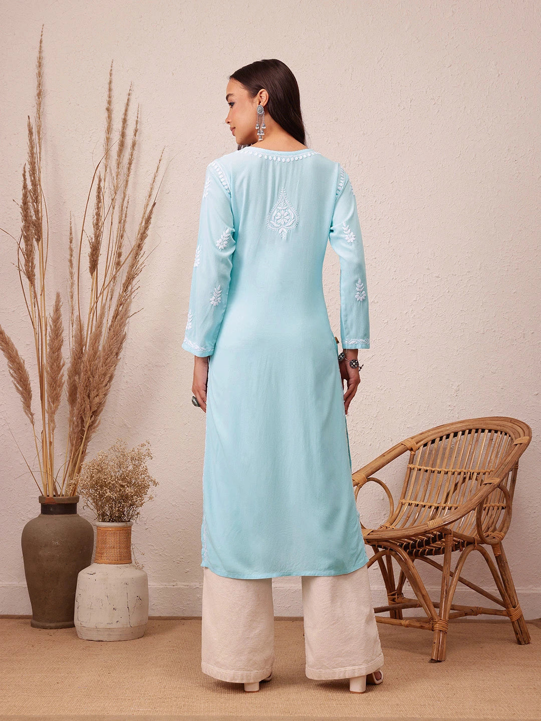 Graceful Handcrafted Rayon Kurta with Intricate Chikankari Work