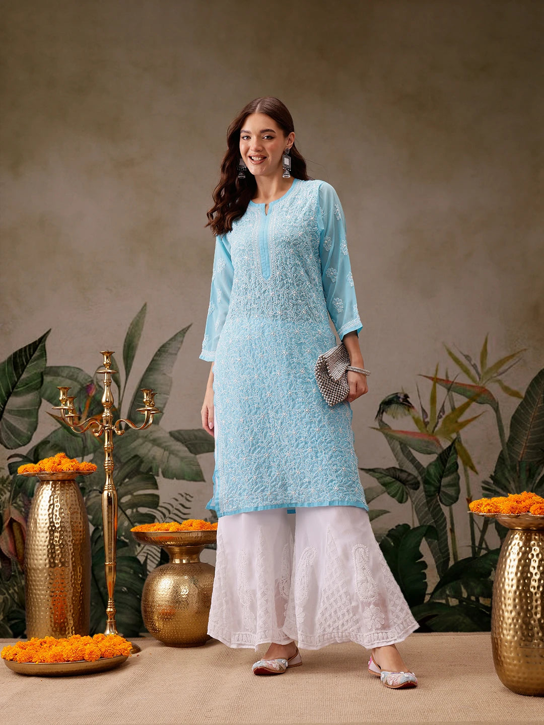 Luxurious Hand-Embroidered Lucknowi Chikankari Kurta in Georgette Fabric