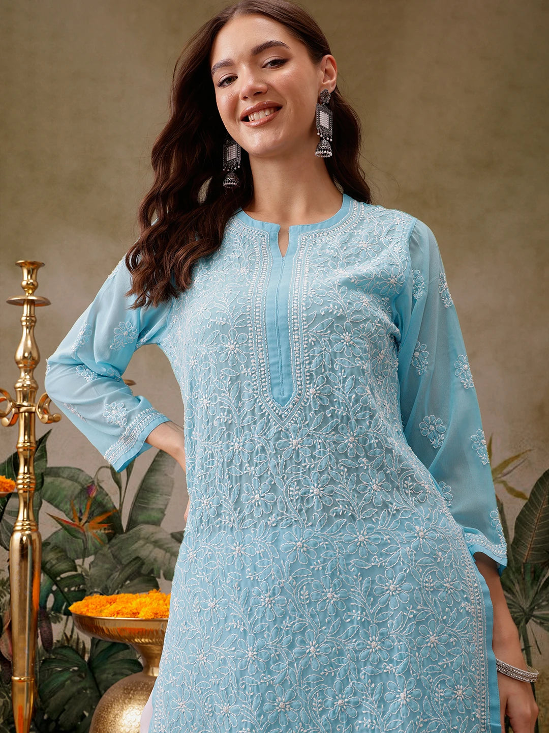 Luxurious Hand-Embroidered Lucknowi Chikankari Kurta in Georgette Fabric