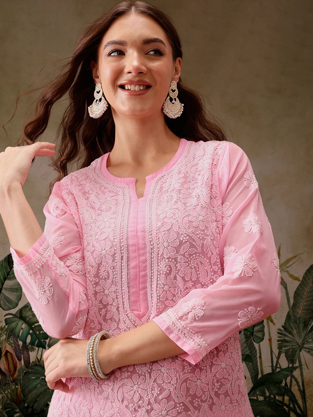 Luxurious Hand-Embroidered Lucknowi Chikankari Kurta in Georgette Fabric