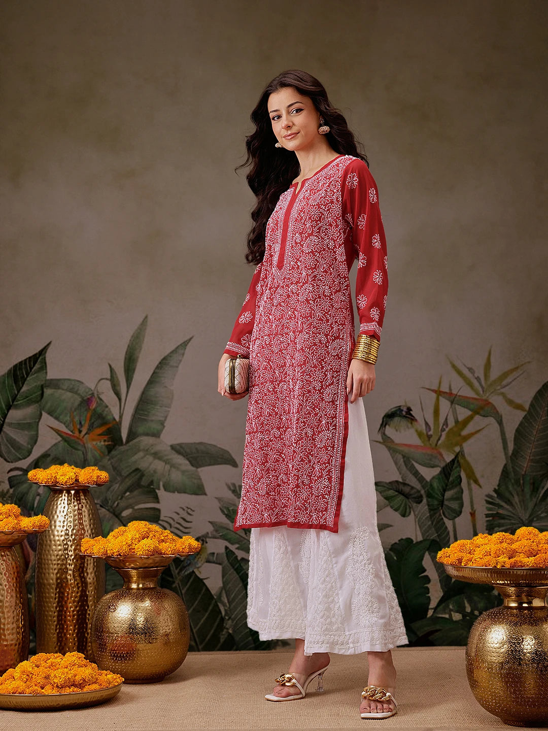 Luxurious Hand-Embroidered Lucknowi Chikankari Kurta in Georgette Fabric