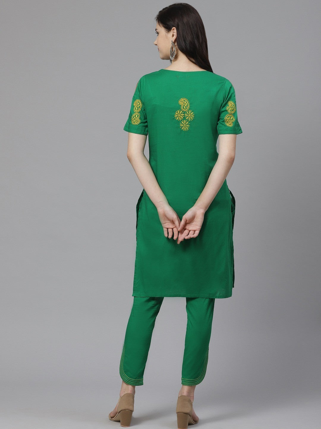 Chic Hand-Embroidered Cotton Kurta Set Perfect for Any Occasion