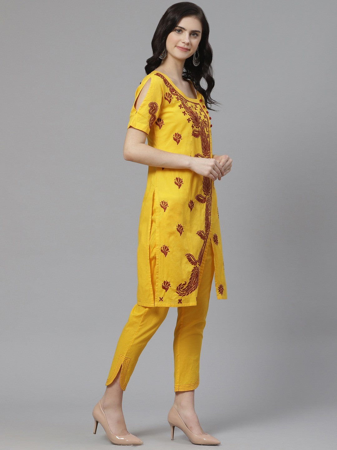 Chic Hand-Embroidered Cotton Kurta Set Perfect for Any Occasion