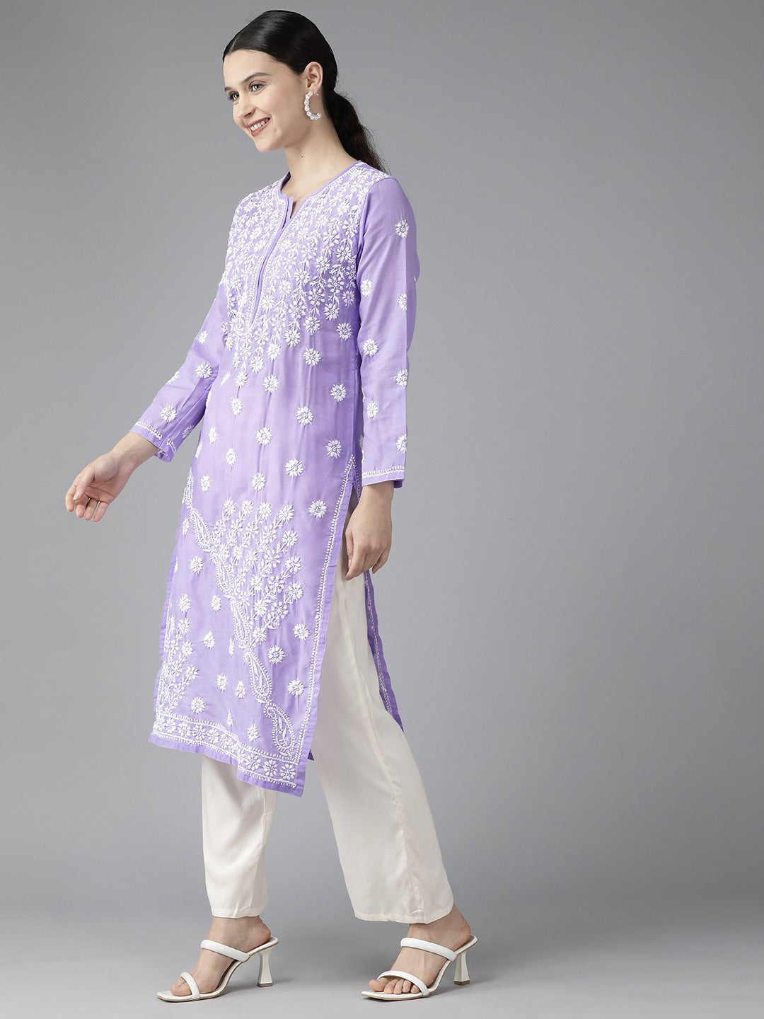 Handcrafted Lucknowi Chikankari Kurta with Ulti Bakhiya and Ghaspatti