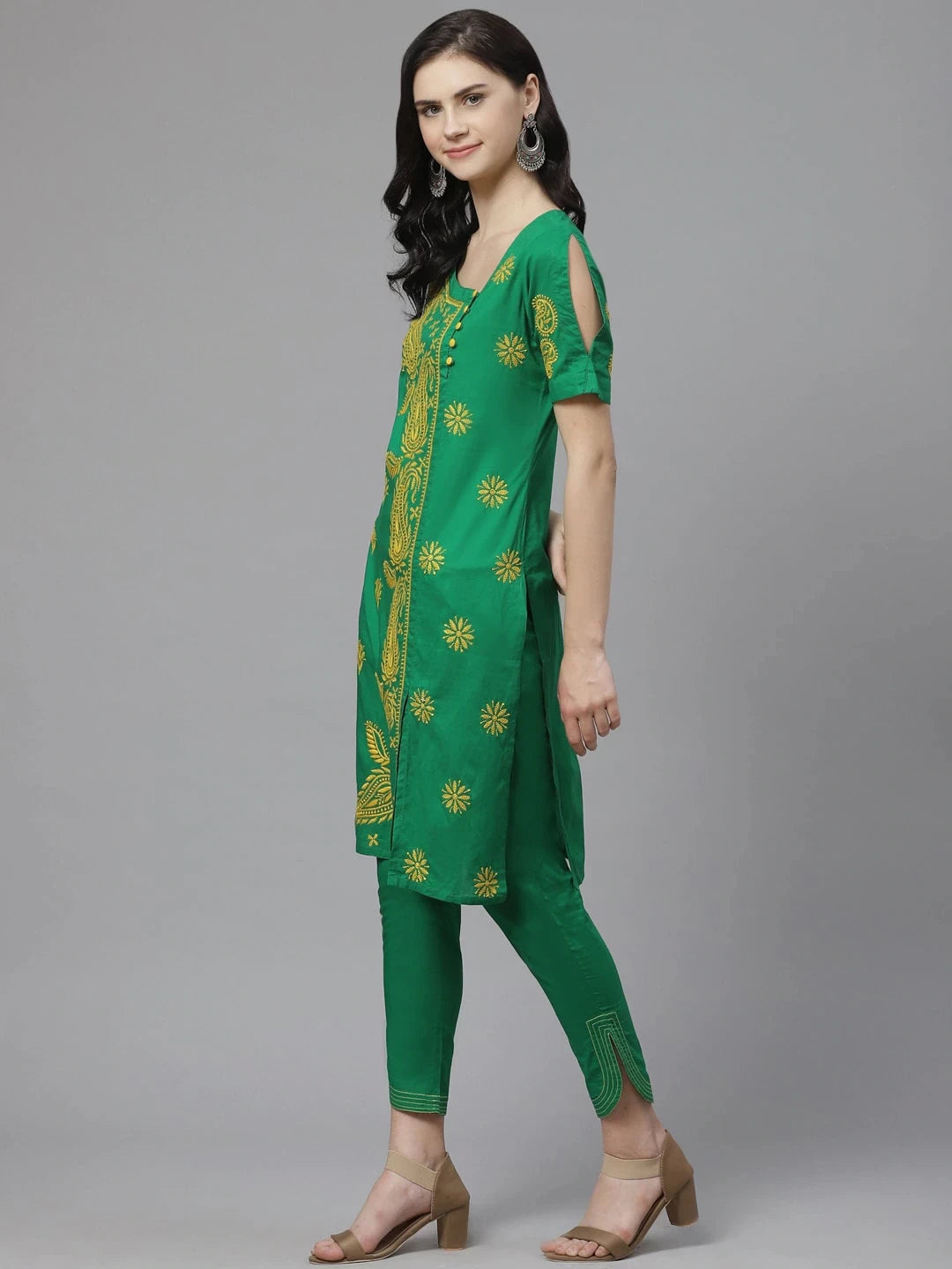 Chic Hand-Embroidered Cotton Kurta Set Perfect for Any Occasion