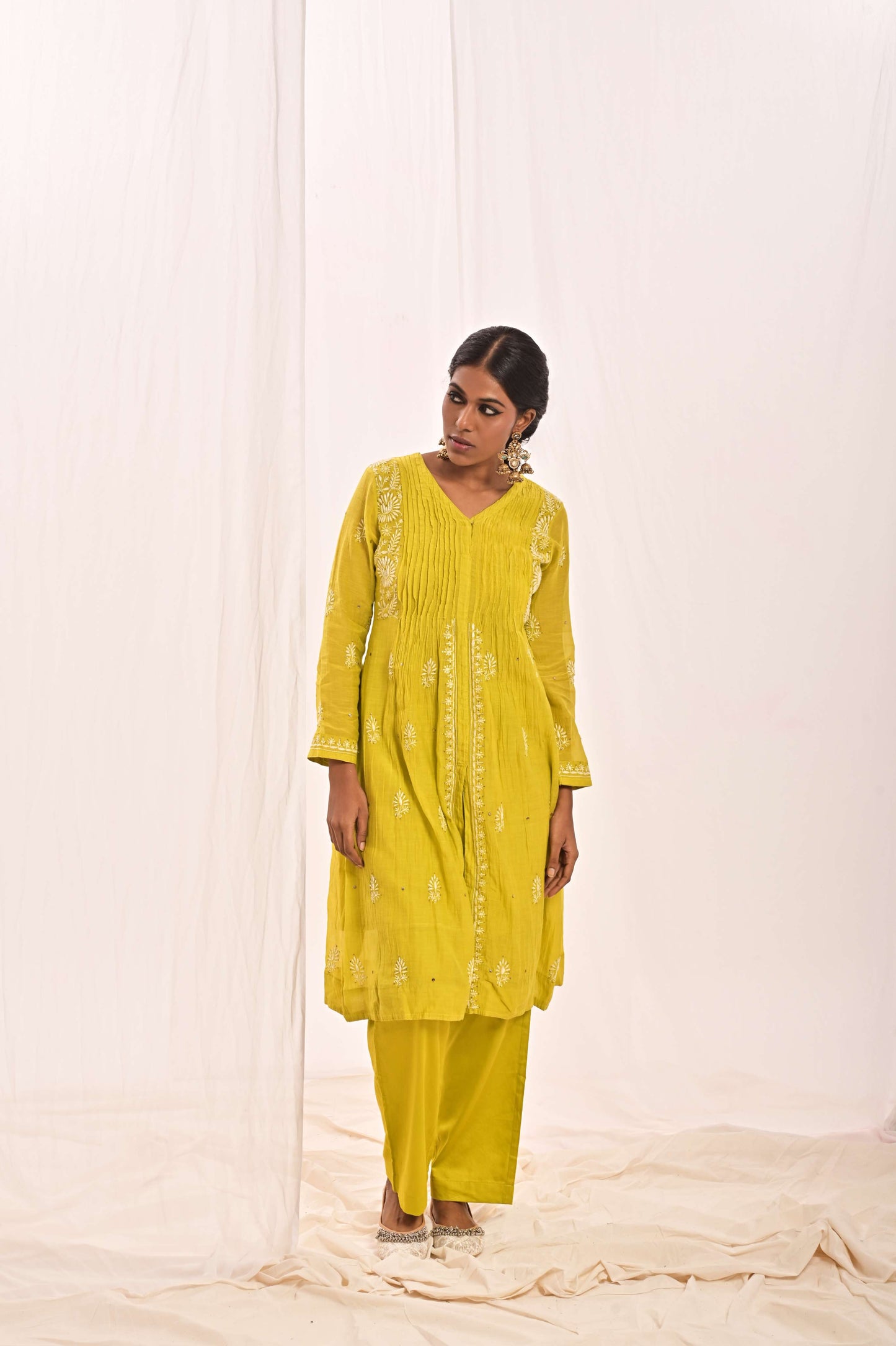 Tailored A-Line Kurti and Pants Set for Festive Elegance