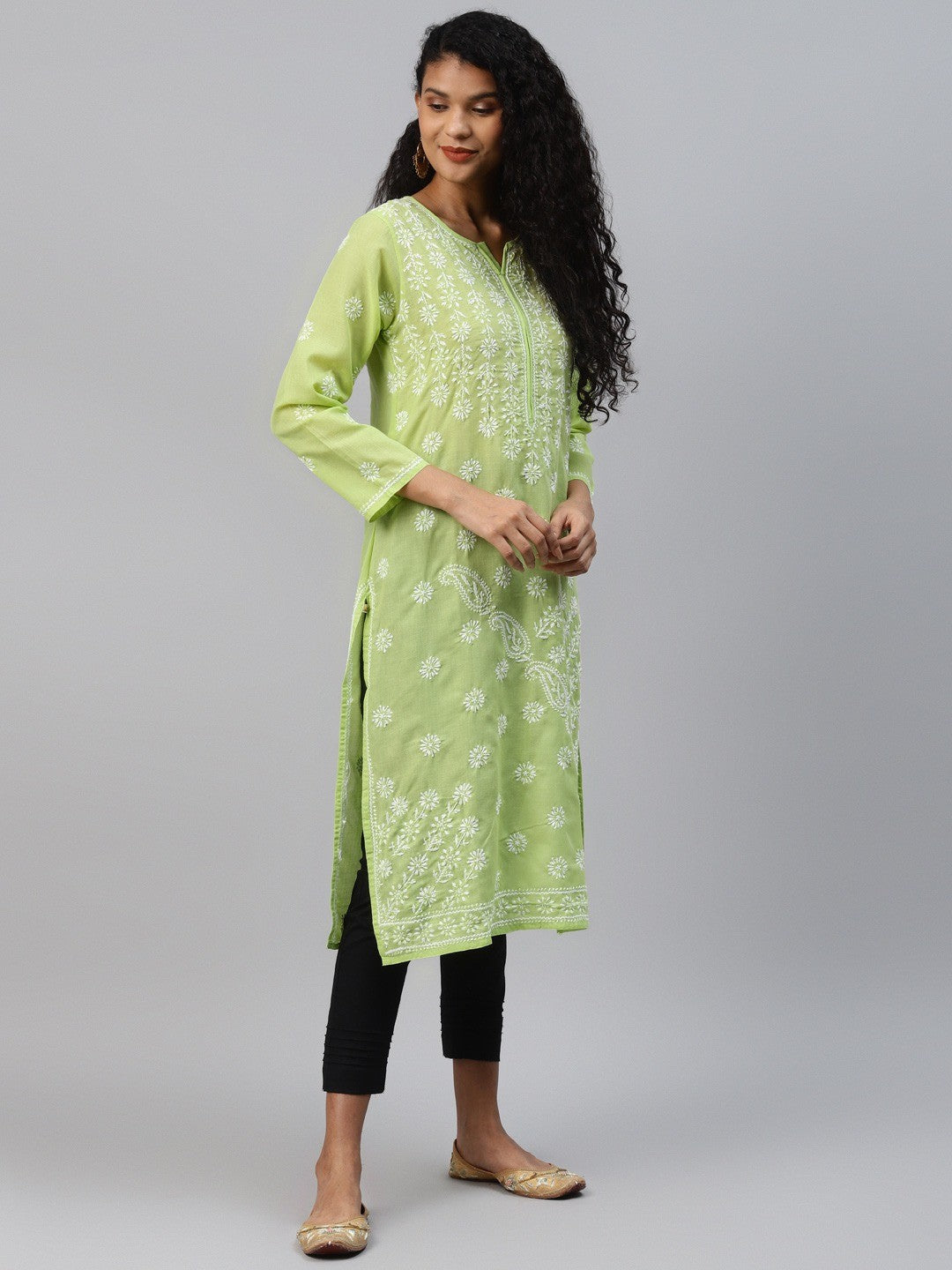 Handcrafted Lucknowi Chikankari Kurta with Ulti Bakhiya and Ghaspatti