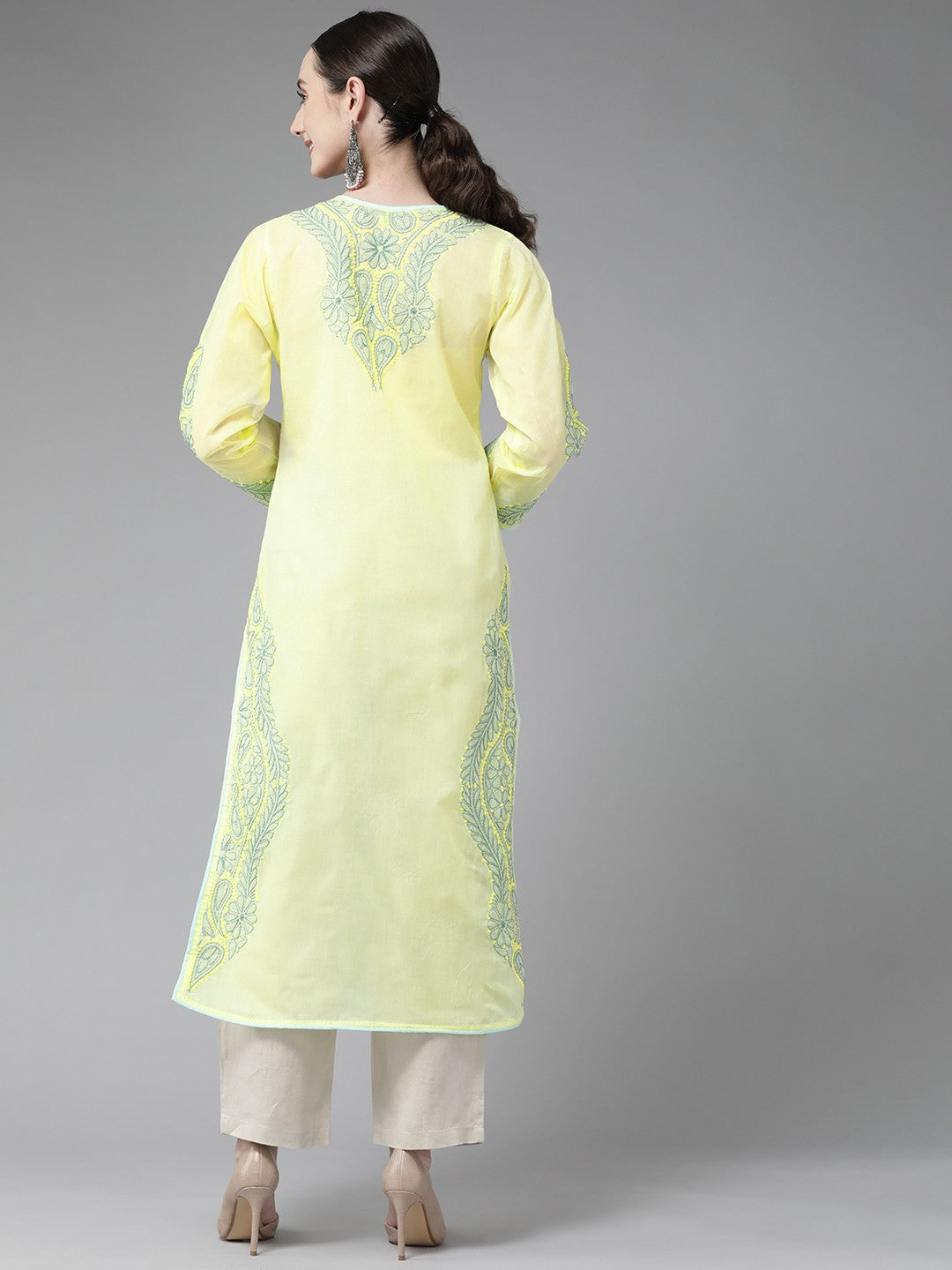 Gracefully Handcrafted Cotton Lucknowi Chikankari Straight Kurta