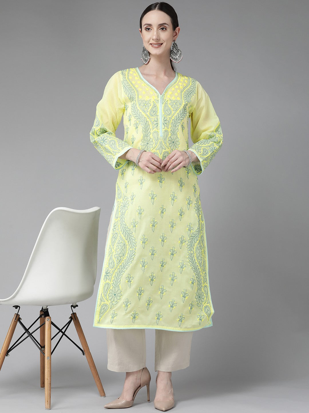 Gracefully Handcrafted Cotton Lucknowi Chikankari Straight Kurta